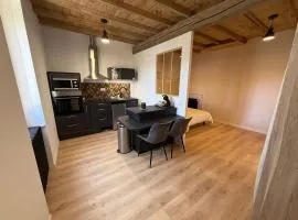 Studio rénové et climatisé route de cordes