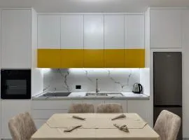 Girasole Apartment,Steps from Sea