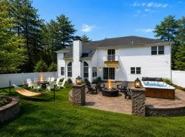 Luxury 5BR Backyard Oasis • Hot Tub • Game Room