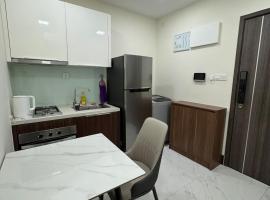 Luxury Condo with Pool View at Orkide Royal Condo、プノンペンのホテル