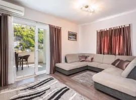 Margaritum Blace - Seaview Apartment with Balcony