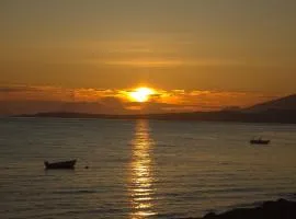 Airport Central Apartment