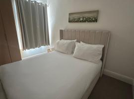 Grimsby में, होटल Contractor friendly , central, close to town football stadium and hospital