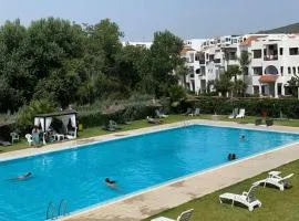 pied sur mer vue piscine & golf