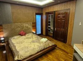 SmitAnu Villa - Modern 3 Bedrooms Villa with Rooftop Terrace