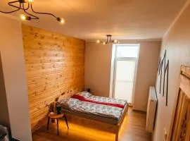 Apartament Oravski - Tatry w zasięgu wzroku, 5 min Termy Chochołowskie, rodzinny komfort