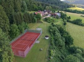 Landhotel der Schafhof Amorbach، فندق في آمورباخ