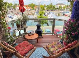 Colorful Harbour Loft