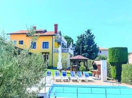 Holiday Home mit beheiztem Pool by Interhome