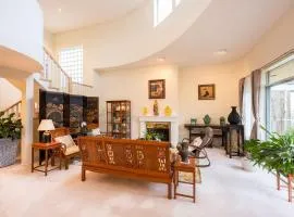 Mountain and Ocean Views Art Deco House