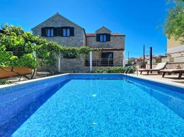 Holiday Home Sofija by Interhome, khách sạn ở Povlja