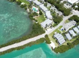 Blue Waters Stay - 2BR 2-5BA Coastal Villa