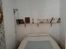 Petite maison en Luberon، فندق في أبت