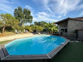 Marais Inn- grande longère avec piscine et jardin arboré , Marais Poitevin