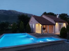 Boka Garden Retreat - Private Pool & Large Garden Near Kotor and Tivat, hotel a Kotor (Cattaro)