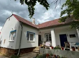Vidám ház Sopronkövesd
