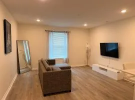 Luxury 1BR Haven with Modern Finishes