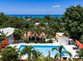 Villa Jardin - Infinity Pool and Backyard Oasis