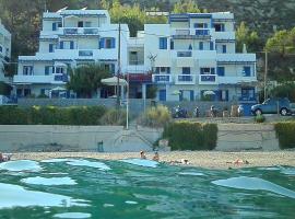 Chios Xenia Studios & Apartments, hotel perto de Agios Aimilianos, Paralia Agias Foteinis