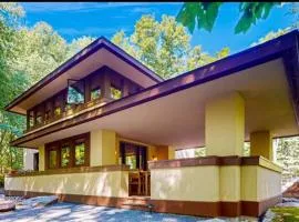 The Frank Lloyd Wright Home @ Deep Creek, MD