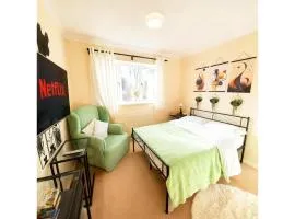 A Room in 4 Bedrooms Home at 34 Forge