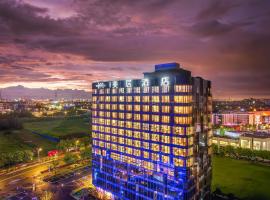 Mercure Nantong Suxitong Riverside, hotel a Nantong