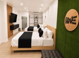 The Hive Boutique Hotel Pool Suite 108, khách sạn ở Scarborough