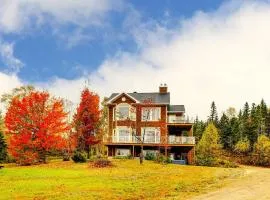 Charlevoix 3BR Cottage Hot Tub & Game Room 8