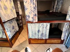 Chamos Hostel Cultural, Hotel in Arraial do Cabo
