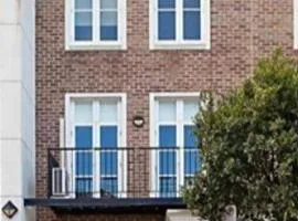 Newcastle Wharfside Retreat - City, Harbour and Beach Stay