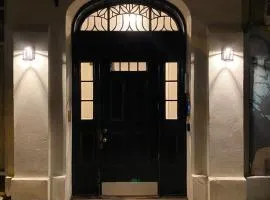 King Bed Sleeps 3 2 Beds Walkable Cozy