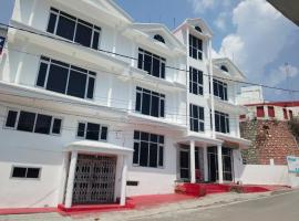 Hotel Gaurav Palace, khách sạn ở Tehri