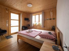 Übernachtung beim Bio-Metzger "Zimmer Rosl", hotel en Mössingen