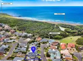 5 Mins Walk to Beach, Large 5BR, 3 Bathrooms House