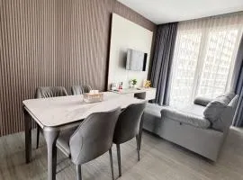 Center-City Cozy 2Br Nagoya Thamrin City Apartment