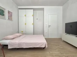 Uncle Apartment