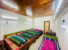 Kedarnath Aastha Path ME5 Building, hotel sa Kedārnāth