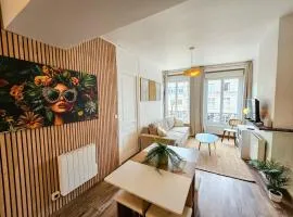 Perle Rare 4 PERSONNES Design Neuf Tout à Pied Place du peuple