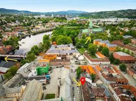 Cathedral & Square - City Centre - Sleeps 4 - WiFi