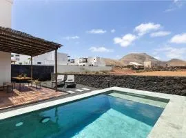 Home2Book Exclusive Villa with Pool & Terrace