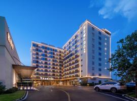 Rezen Select Hotel Guagnzhou Baiyun International Airport T2 Free shuttle bus, hotelli Huadussa