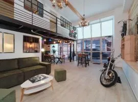 Immersive loft, 2 bedrooms, downtown, parking