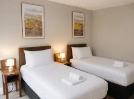 Coach House Accommodation - Room 8