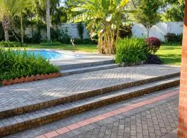 Supple Lodge - 300 Meters from Manda Hill Mall