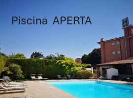 Albergo Zoello Je Suis, viešbutis mieste Kastelvetro di Modena