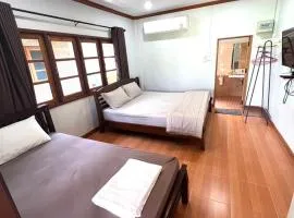 บ้านพักป้าชบา ชายหาดแหลมสิงห์