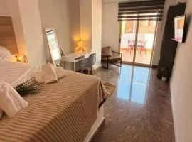 Balcony room with AC near Alicante center