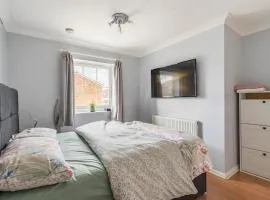 Oris Hut Stylish Ensuite Room Near Luton Airport