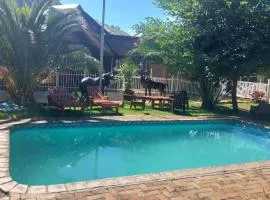 Alsat Guest Lodge Kuruman
