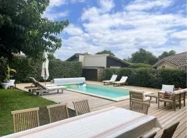 Villa avec piscine sécurisée - 8/9 pers. - FR-1-881-13